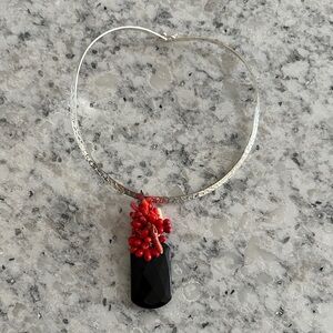 Elegant Silver tone and Black Pendant Necklace